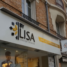 ByLisa-Enseigne-lettres-volume-or-boutique-Paris